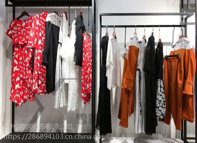 深圳品牌女裝埖坢19新款黑色蕾絲鏤空連衣裙 廣州白馬服裝批發市場的時尚風潮